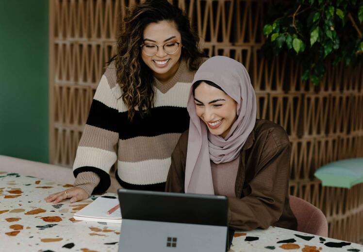 آرم لباس یک روش تبلیغاتی